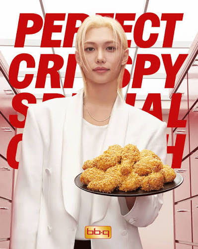 Felix con una bandeja de pollo bb.q